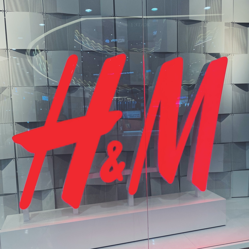 H&M и сбор одежды: как же все-таки работает программа в России?